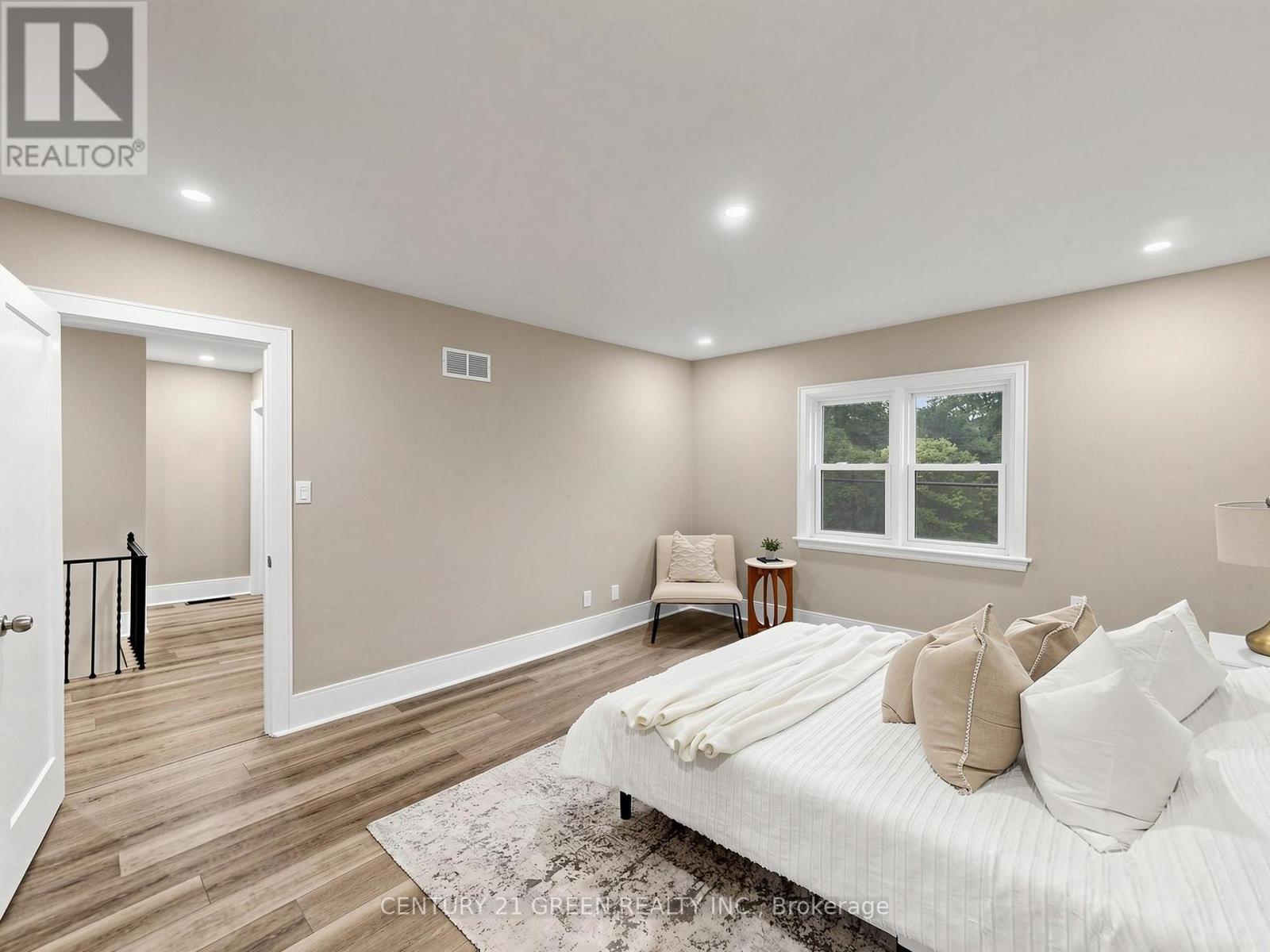 87 Fennell Avenue W, Hamilton, ON