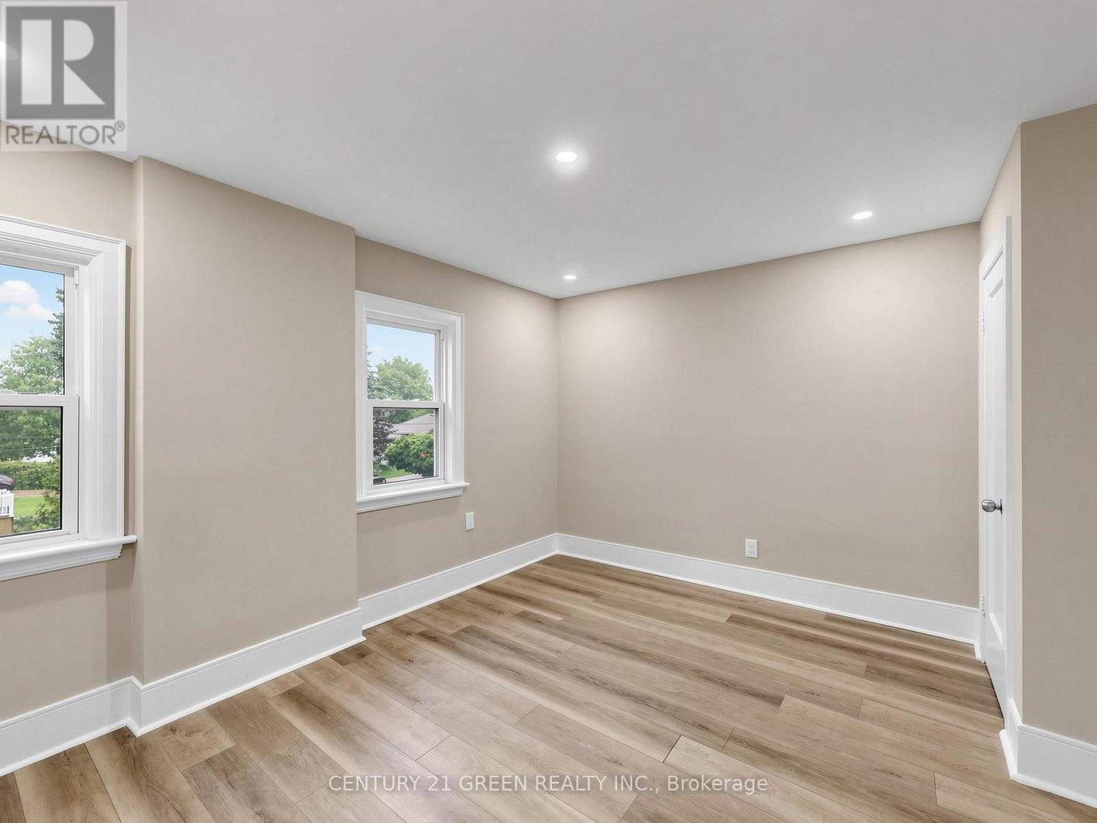 87 Fennell Avenue W, Hamilton, ON