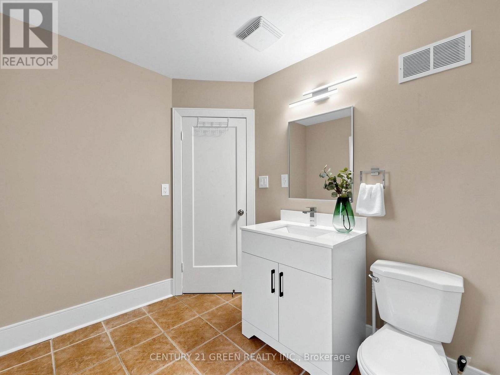 87 Fennell Avenue W, Hamilton, ON
