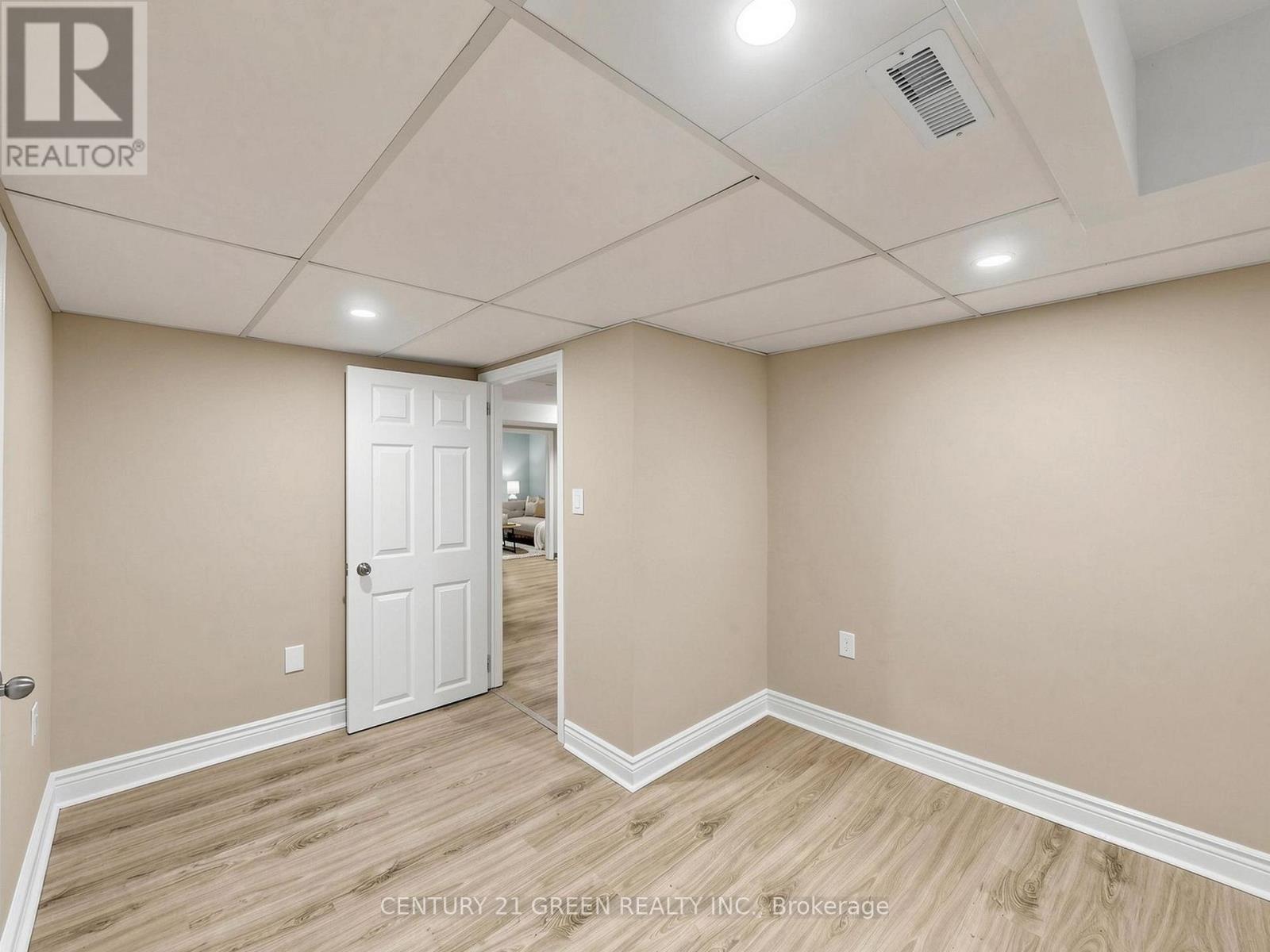 87 Fennell Avenue W, Hamilton, ON