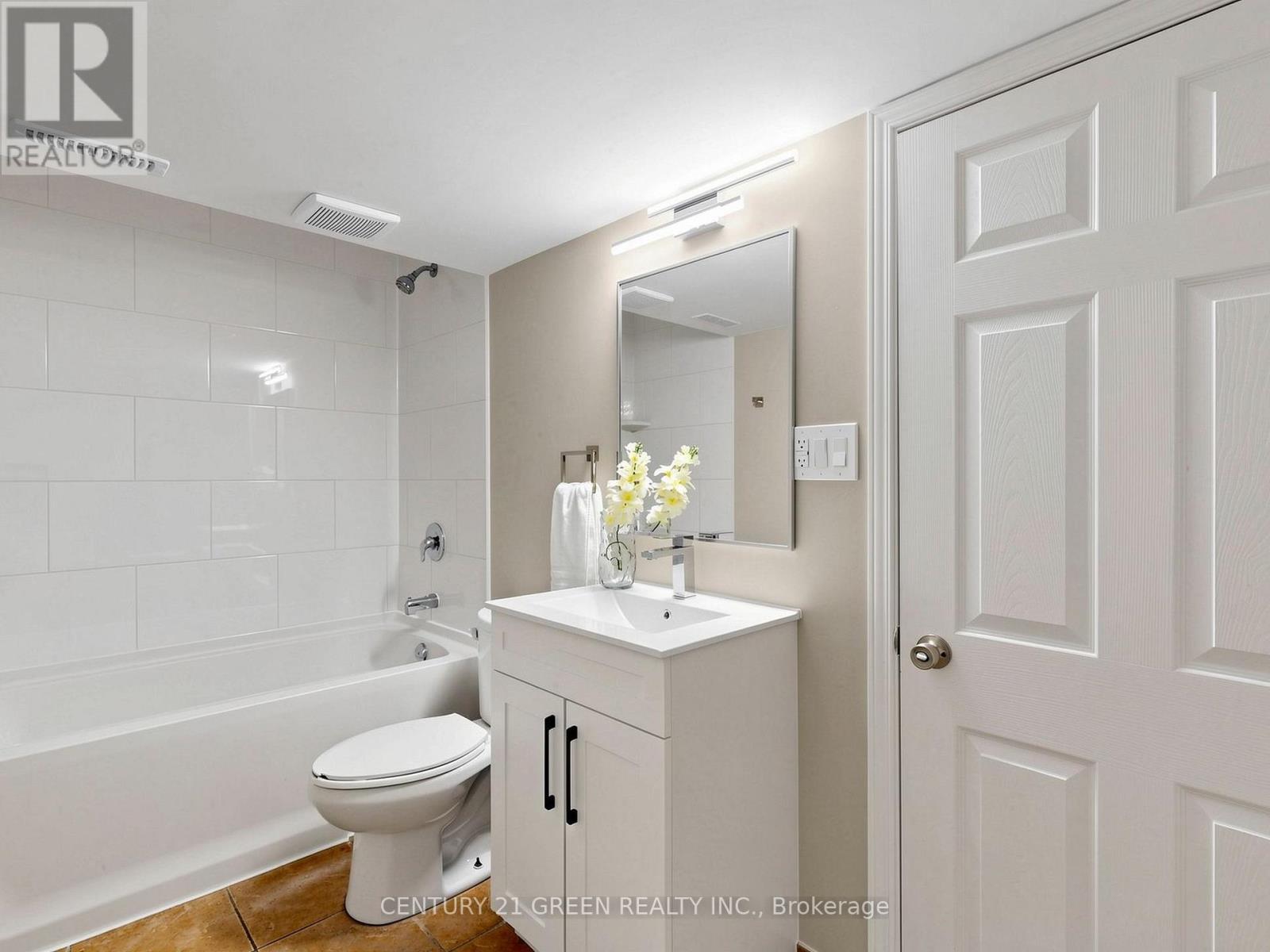 87 Fennell Avenue W, Hamilton, ON