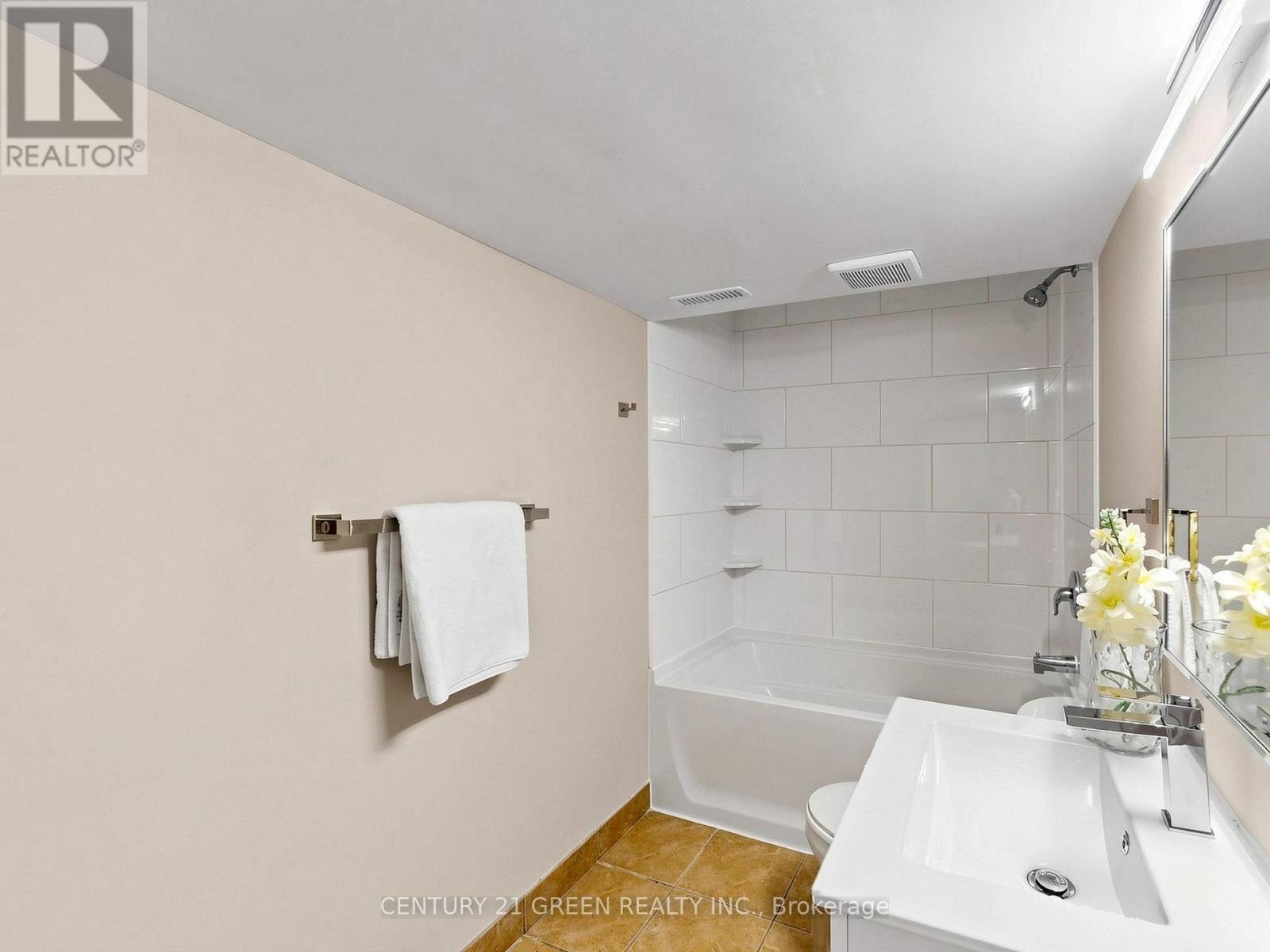 87 Fennell Avenue W, Hamilton, ON