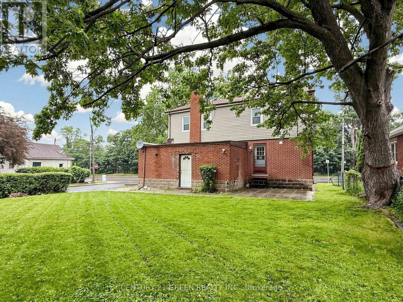 87 Fennell Avenue W, Hamilton, ON