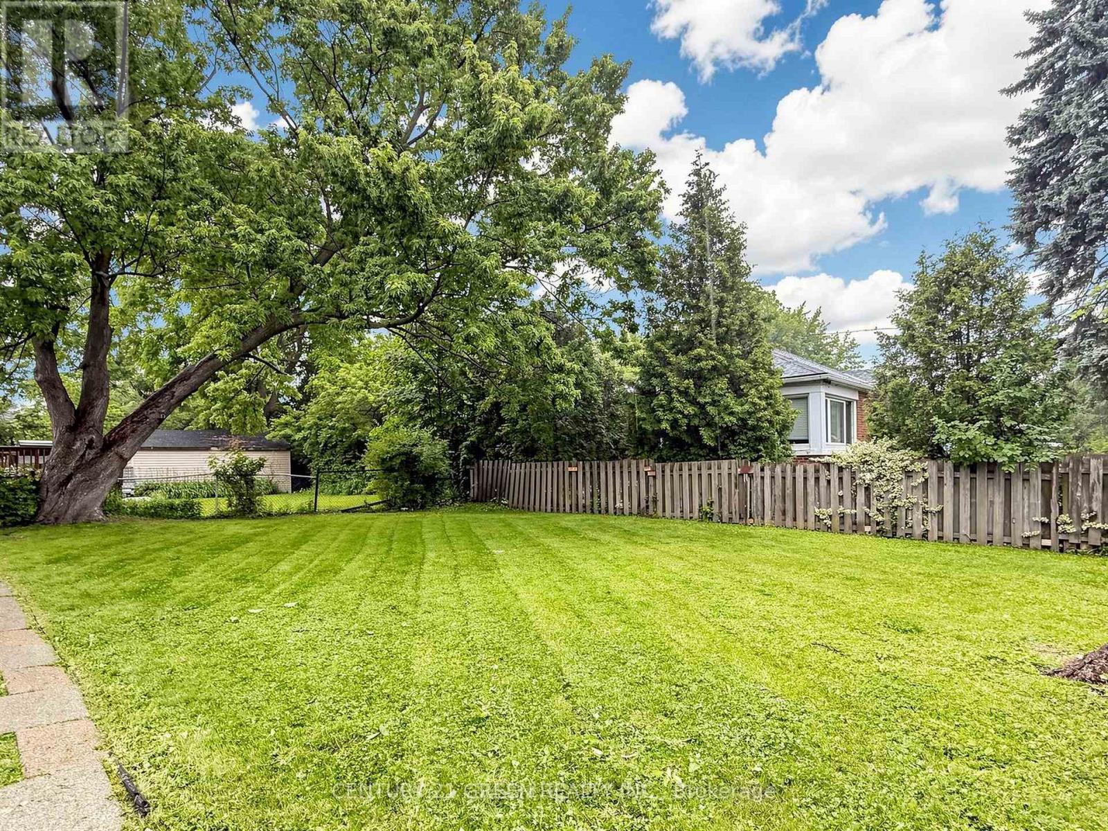 87 Fennell Avenue W, Hamilton, ON