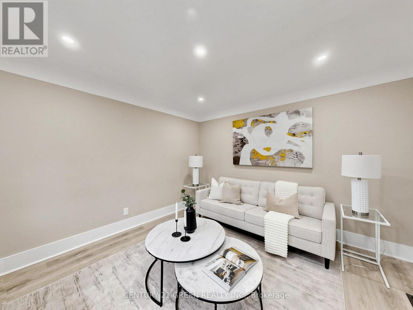 87 Fennell Avenue W, Hamilton, ON