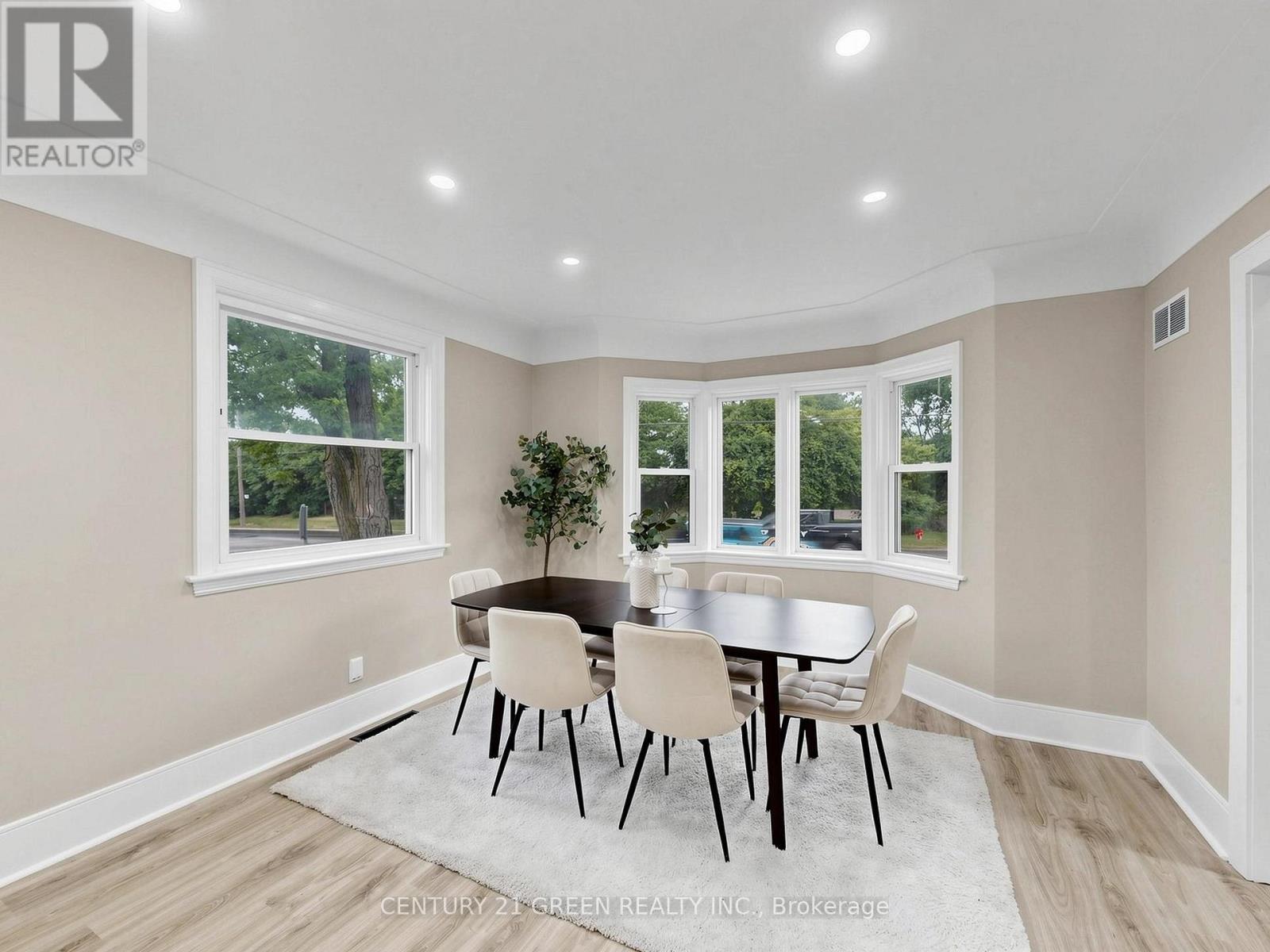 87 Fennell Avenue W, Hamilton, ON