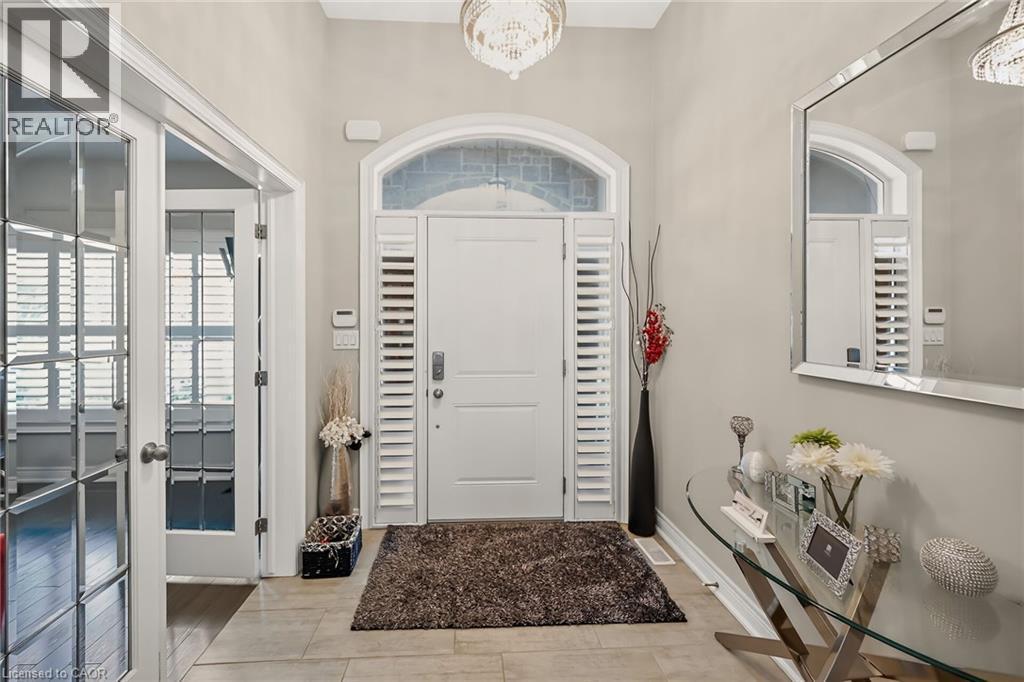 8165 Twenty Road E, Hamilton, ON - Indoor Photo Showing Other Room