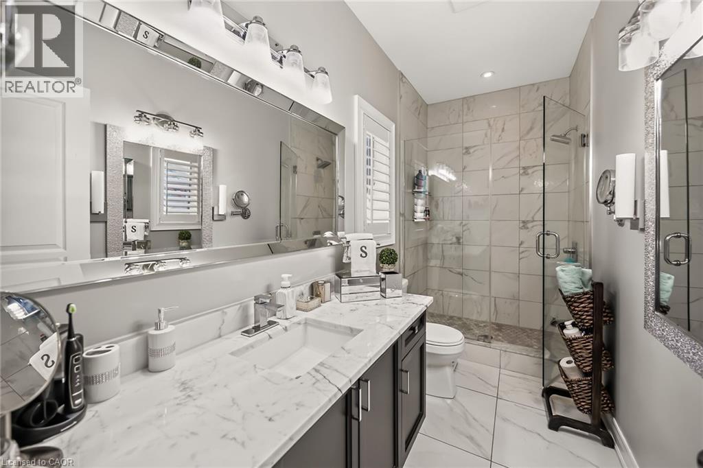 8165 Twenty Road E, Hamilton, ON - Indoor Photo Showing Bathroom