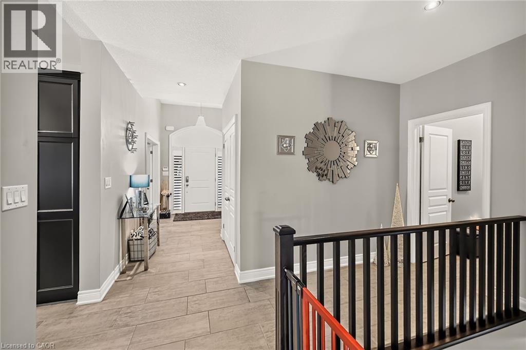 8165 Twenty Road E, Hamilton, ON - Indoor Photo Showing Other Room