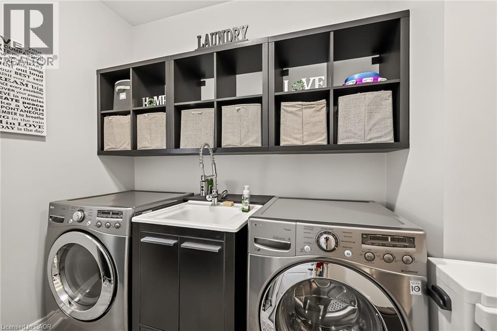 8165 Twenty Road E, Hamilton, ON - Indoor Photo Showing Laundry Room
