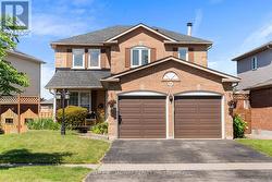 64 BONNYCASTLE DRIVE Clarington, ON L1C 4S8