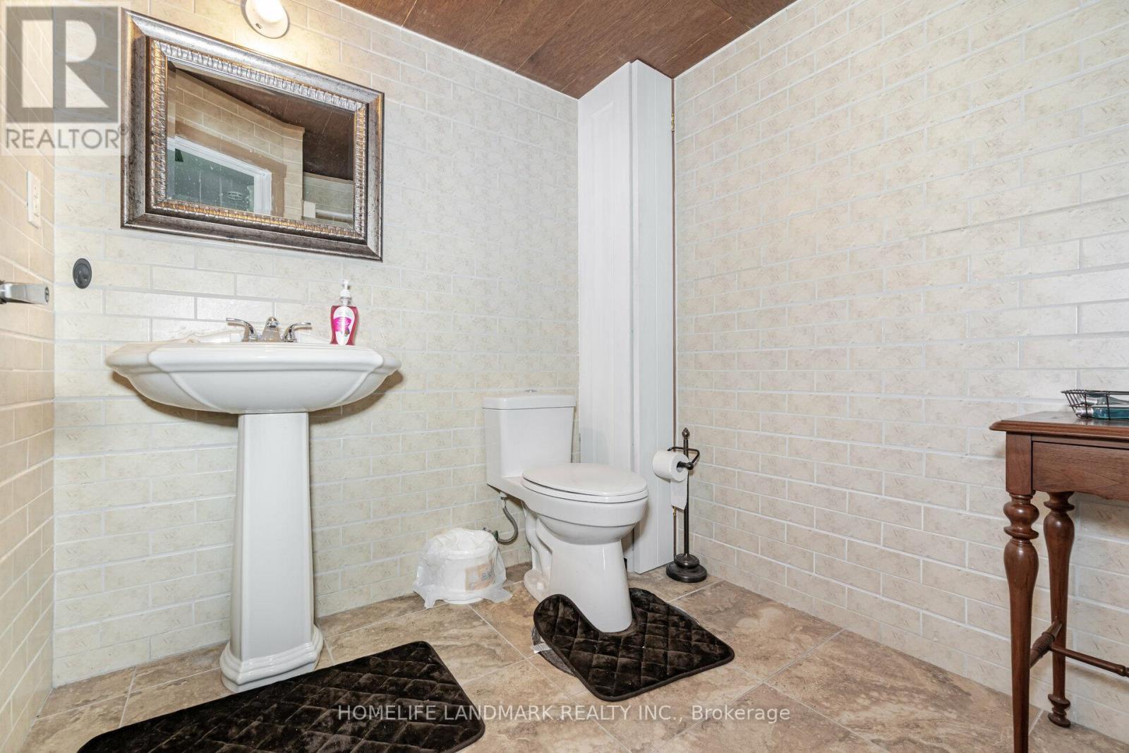 Bathrom #2 - 4754 County Rd 90, Springwater, ON