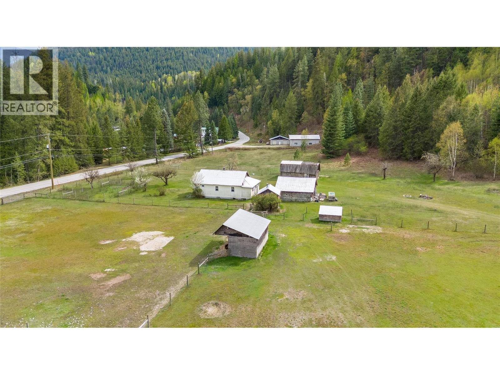 3781 Pass Creek Road, Crescent Valley, BC