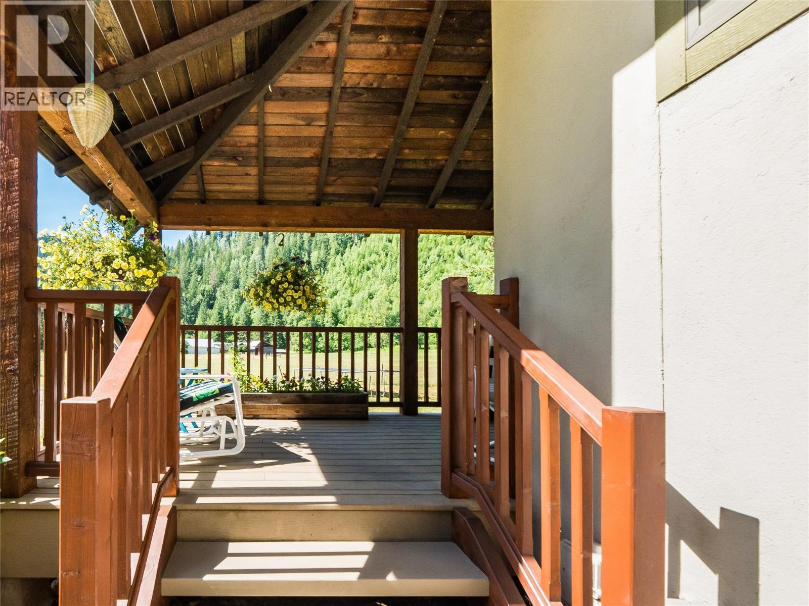 3781 Pass Creek Road, Crescent Valley, BC