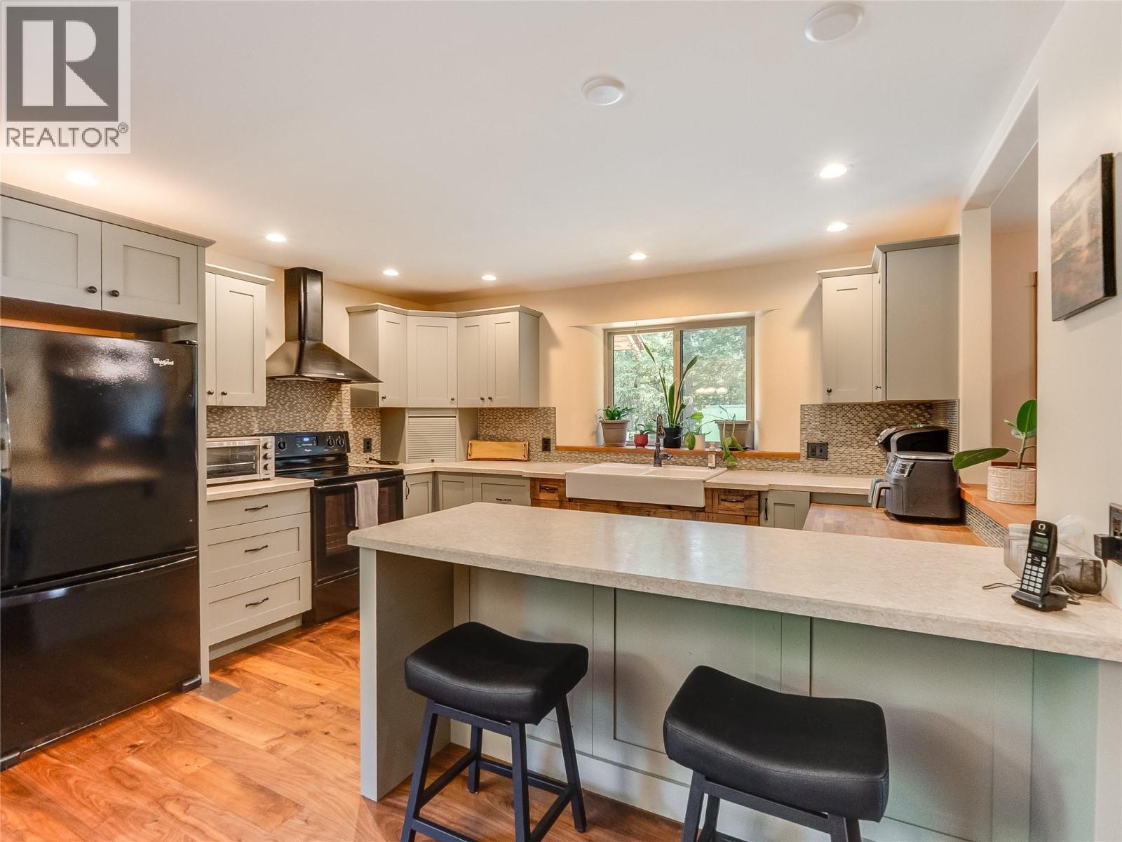 3781 Pass Creek Road, Crescent Valley, BC