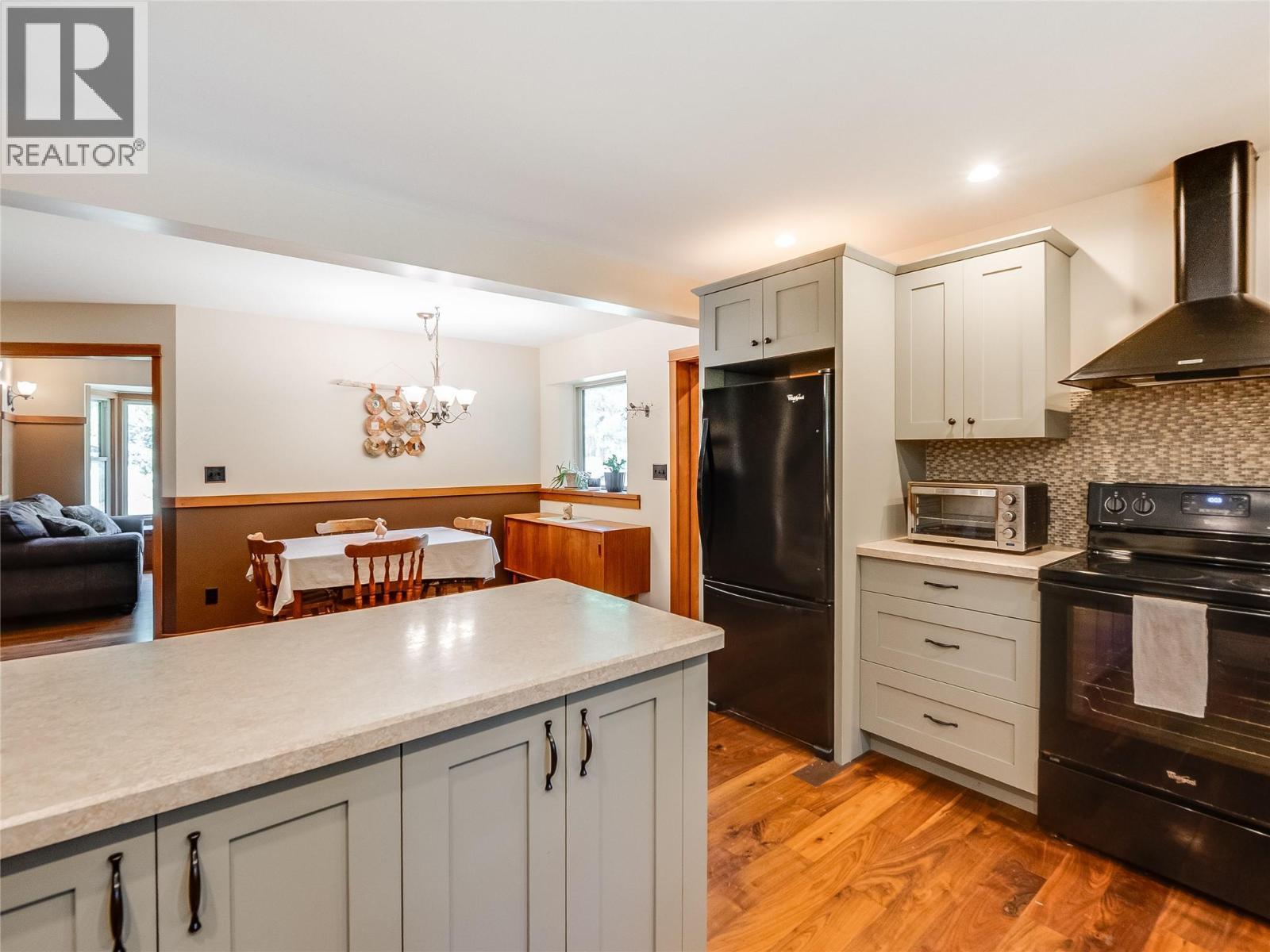 3781 Pass Creek Road, Crescent Valley, BC