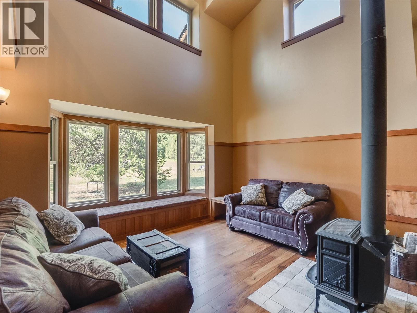 3781 Pass Creek Road, Crescent Valley, BC