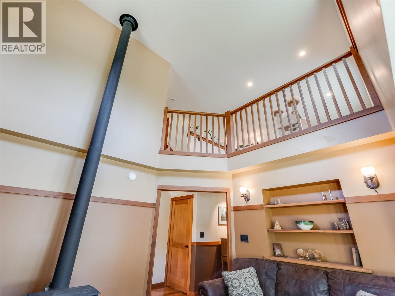 3781 Pass Creek Road, Crescent Valley, BC