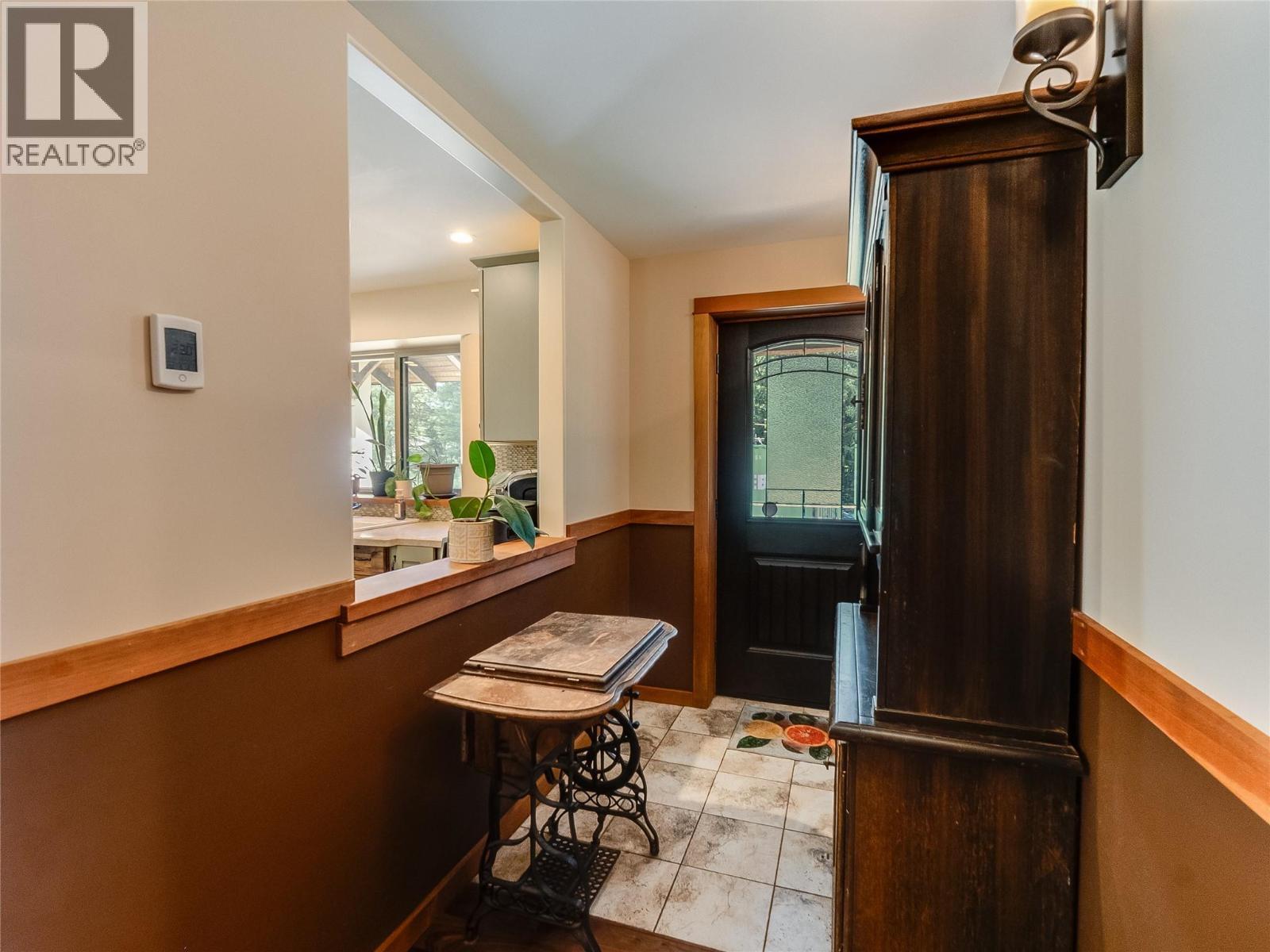 3781 Pass Creek Road, Crescent Valley, BC