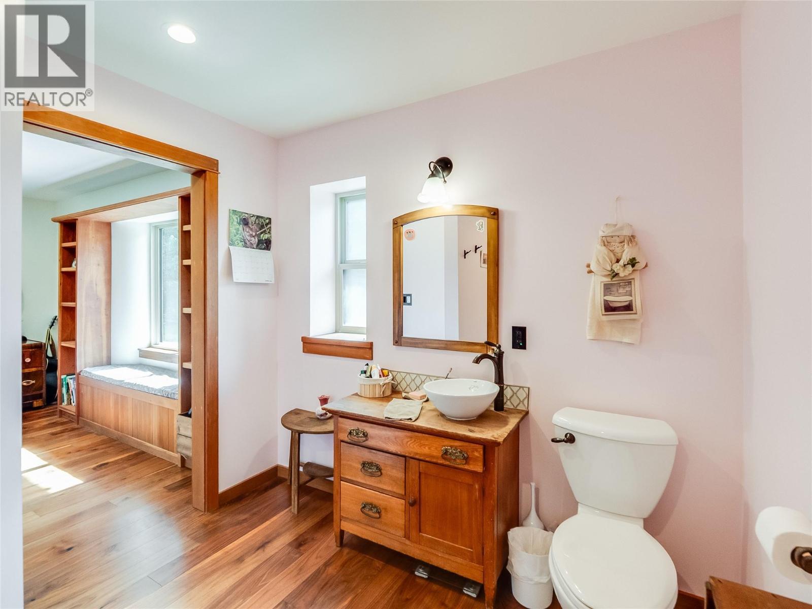3781 Pass Creek Road, Crescent Valley, BC