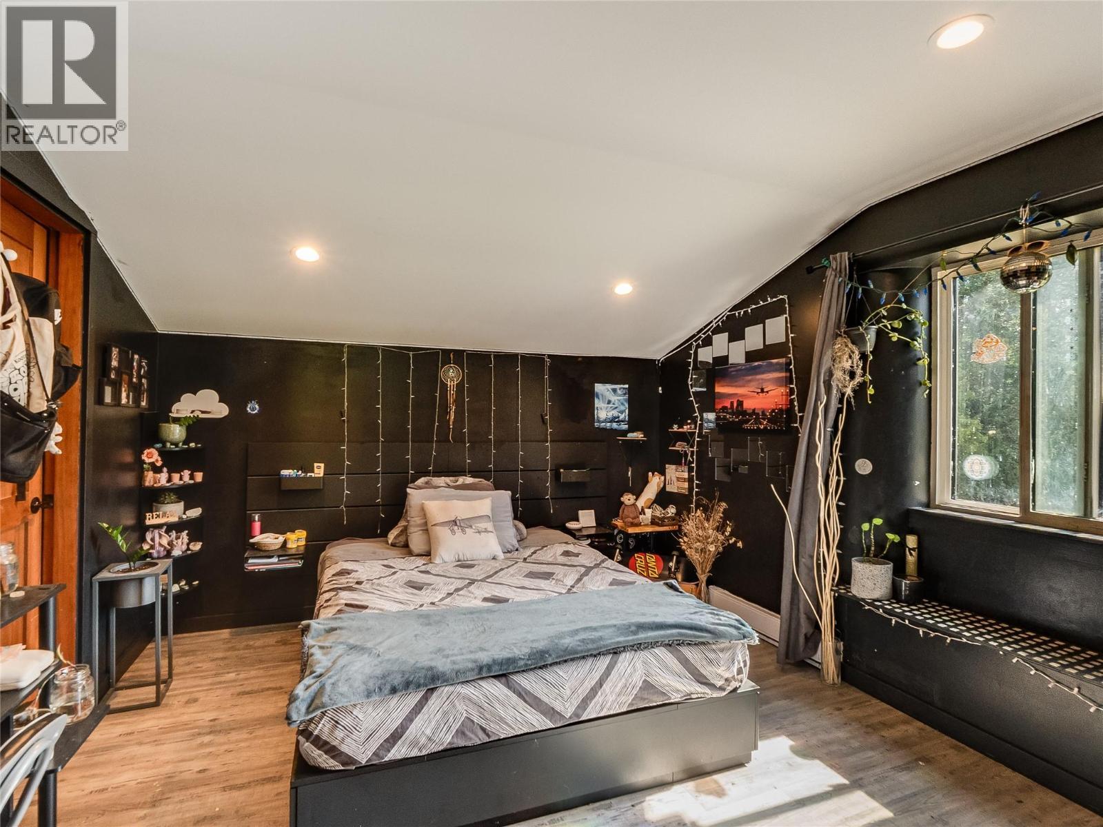 Third Bedroom upstiars - 3781 Pass Creek Road, Crescent Valley, BC