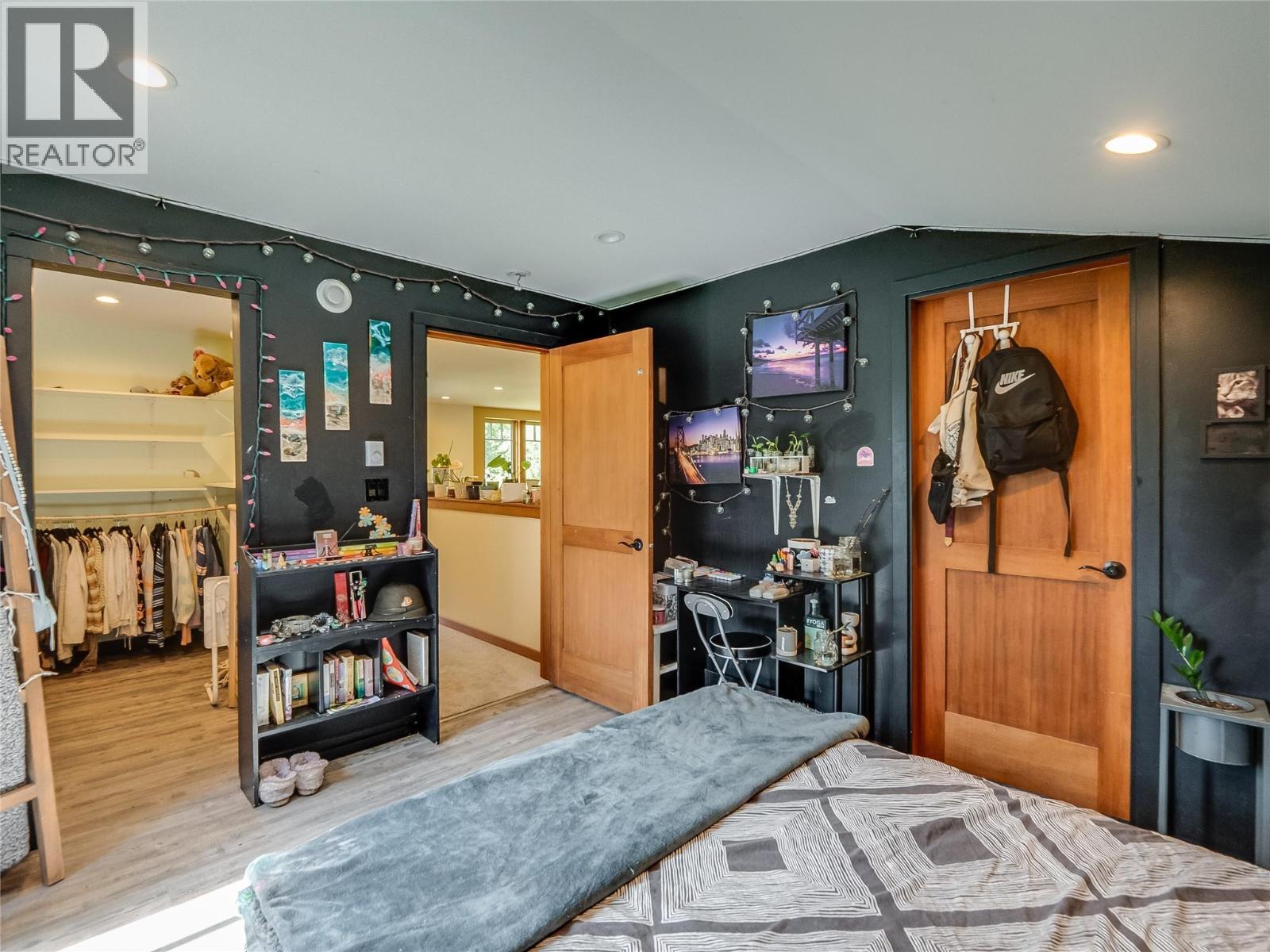 3781 Pass Creek Road, Crescent Valley, BC