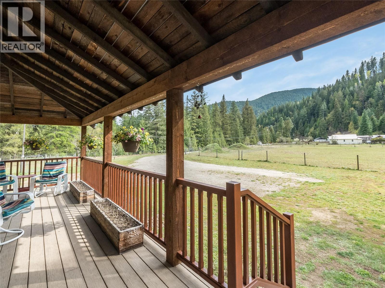 3781 Pass Creek Road, Crescent Valley, BC