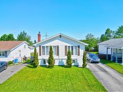 15 Wood Crescent Gander, NL A1V 2A9
