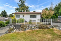 105 Cowichan Ave Lake Cowichan, BC V0R 2G0