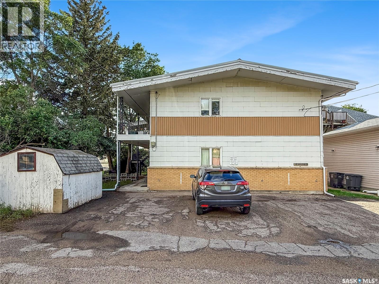 211 2Nd Avenue Ne, Swift Current, SK