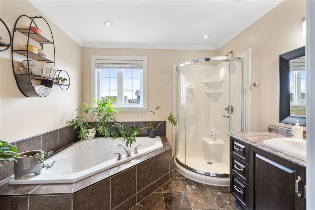 5 Oceanic Drive, Holyrood, NL