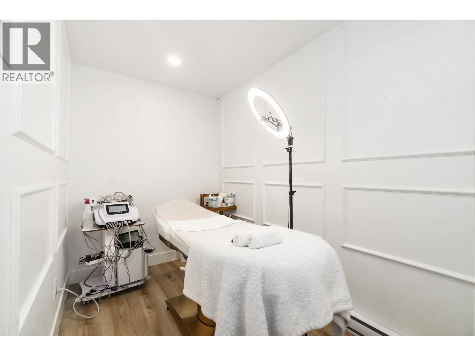 1092 Kingsway, Vancouver, BC