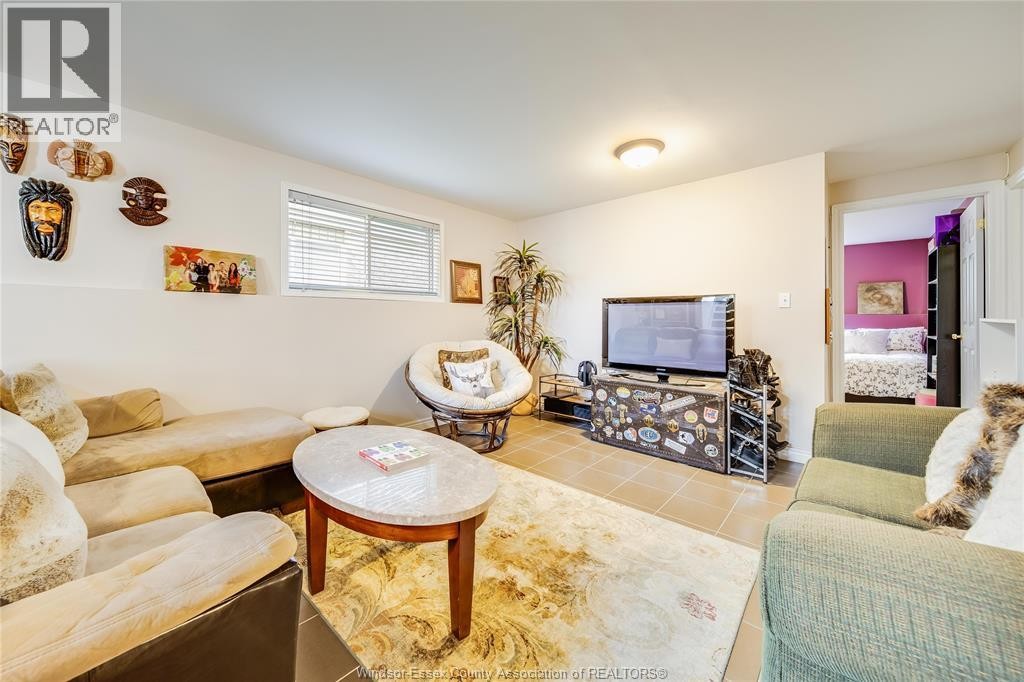 1739 Castleton Avenue, Windsor, ON