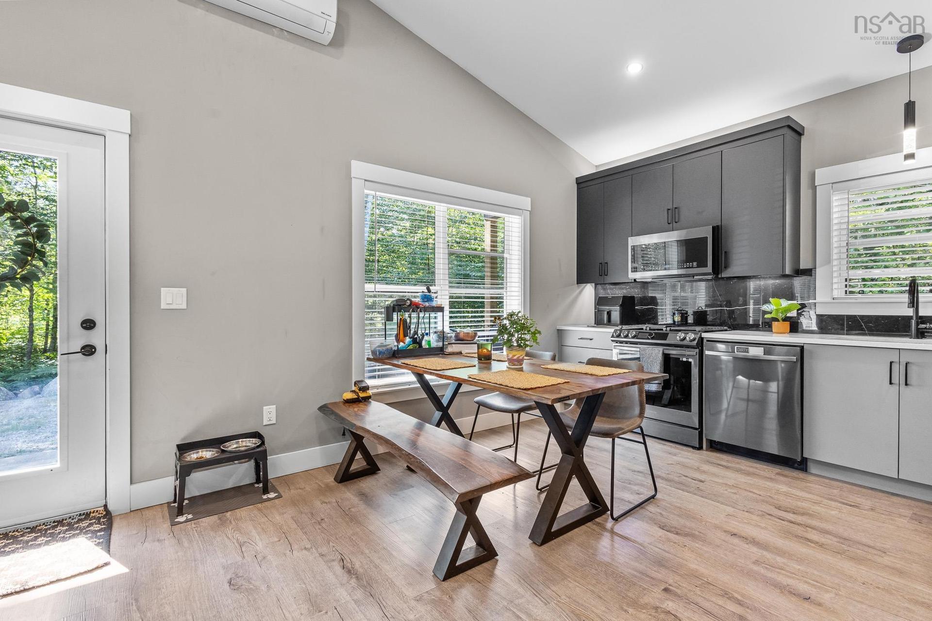 117 Canyon Point Road, Vaughan, NS - Indoor Photo Showing Kitchen