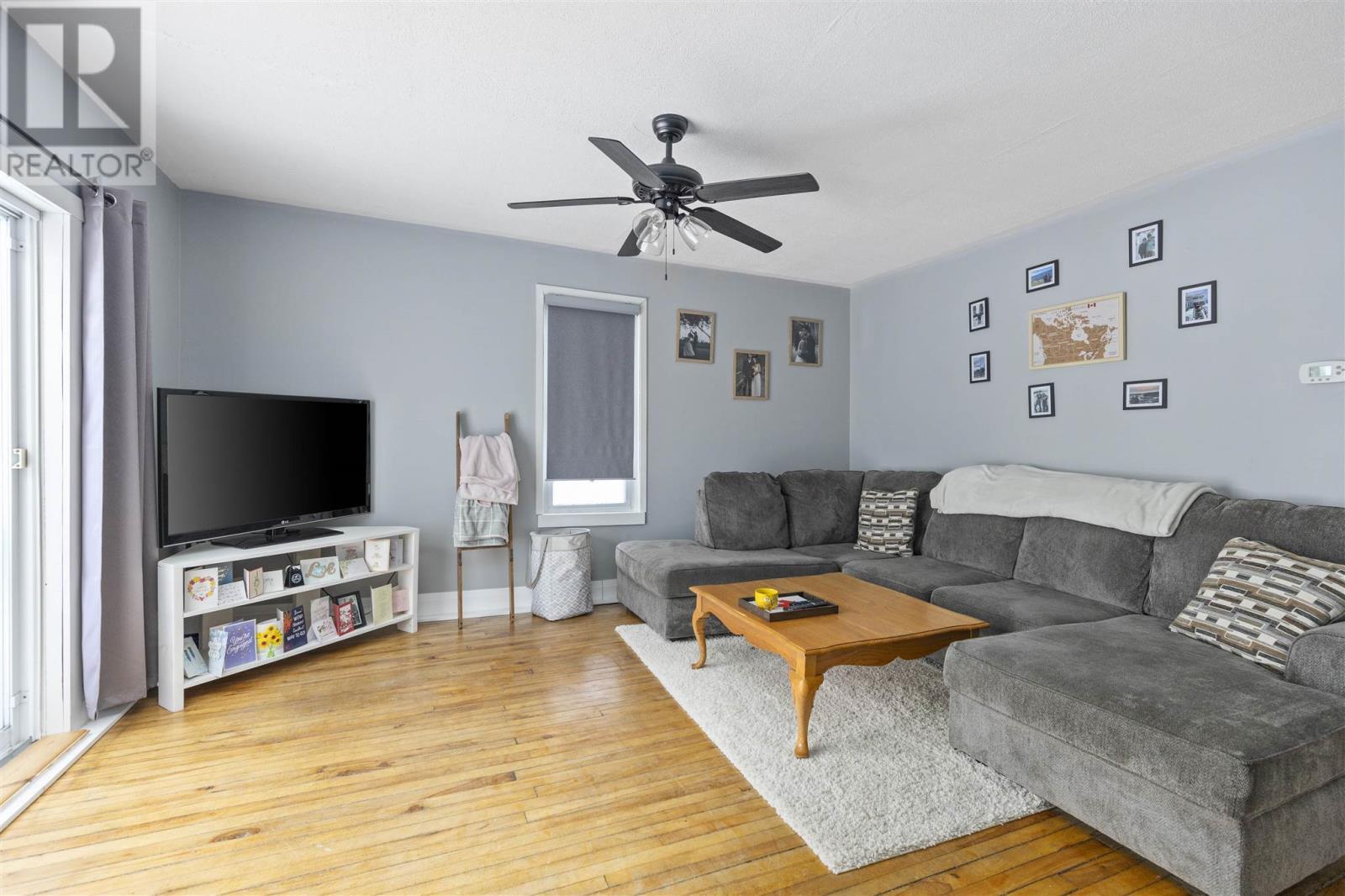 226 Main St, Thessalon, ON - Indoor Photo Showing Living Room