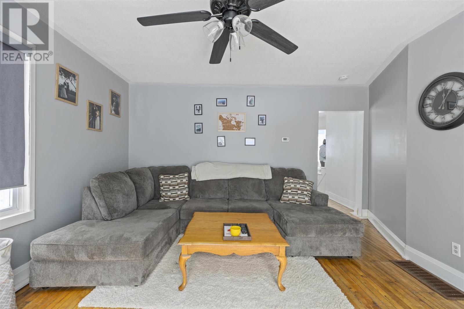 226 Main St, Thessalon, ON - Indoor Photo Showing Living Room