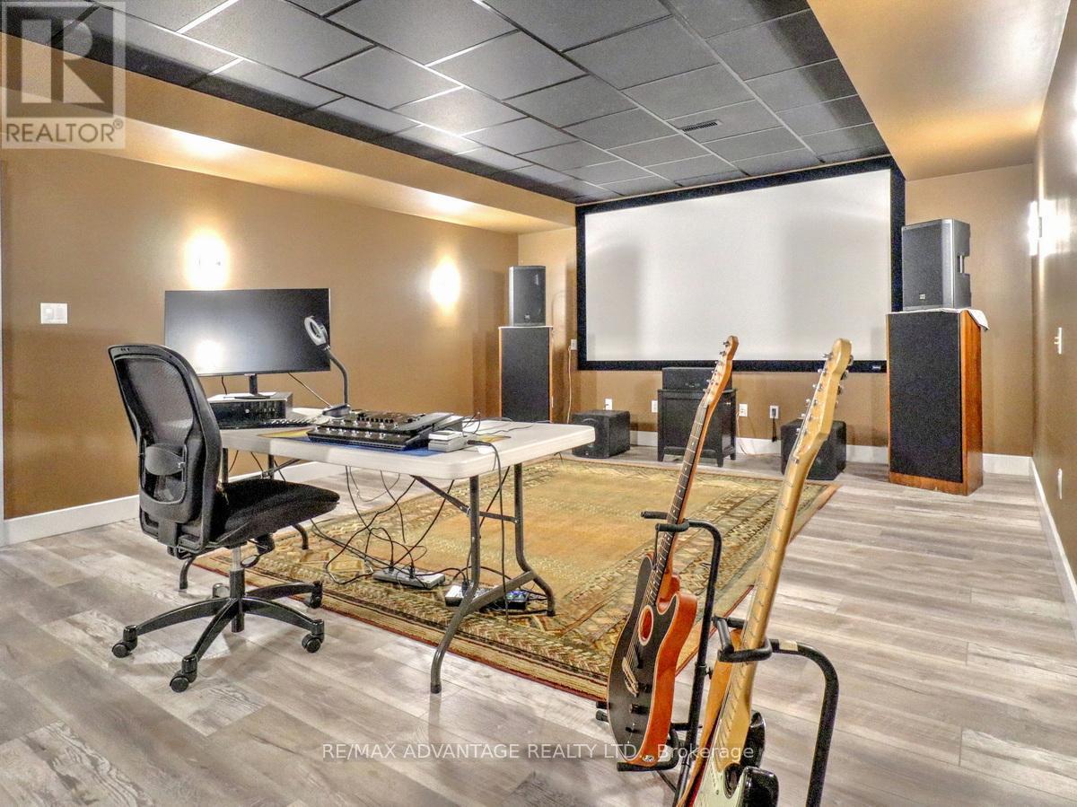 240 Edgewater Boulevard, Middlesex Centre (Kilworth), ON