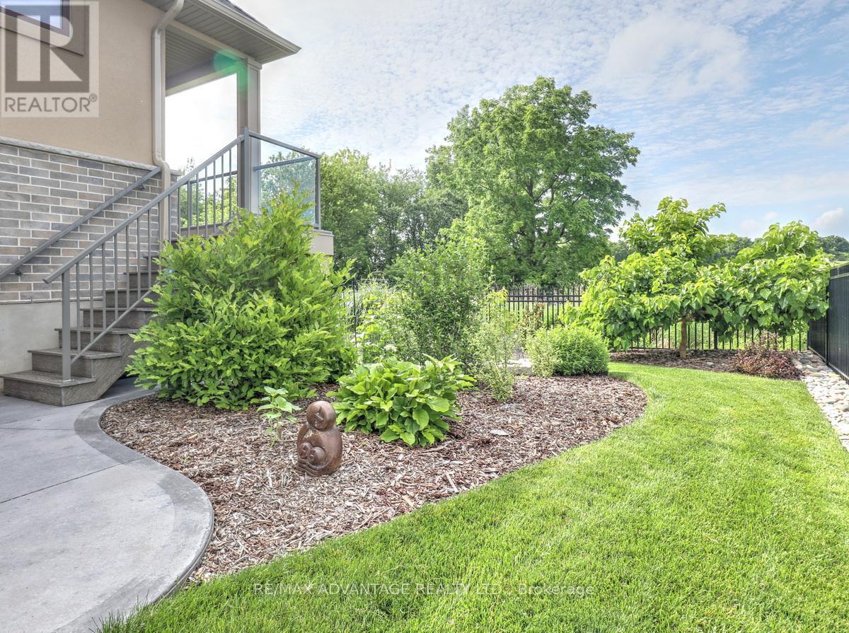 240 Edgewater Boulevard, Middlesex Centre (Kilworth), ON