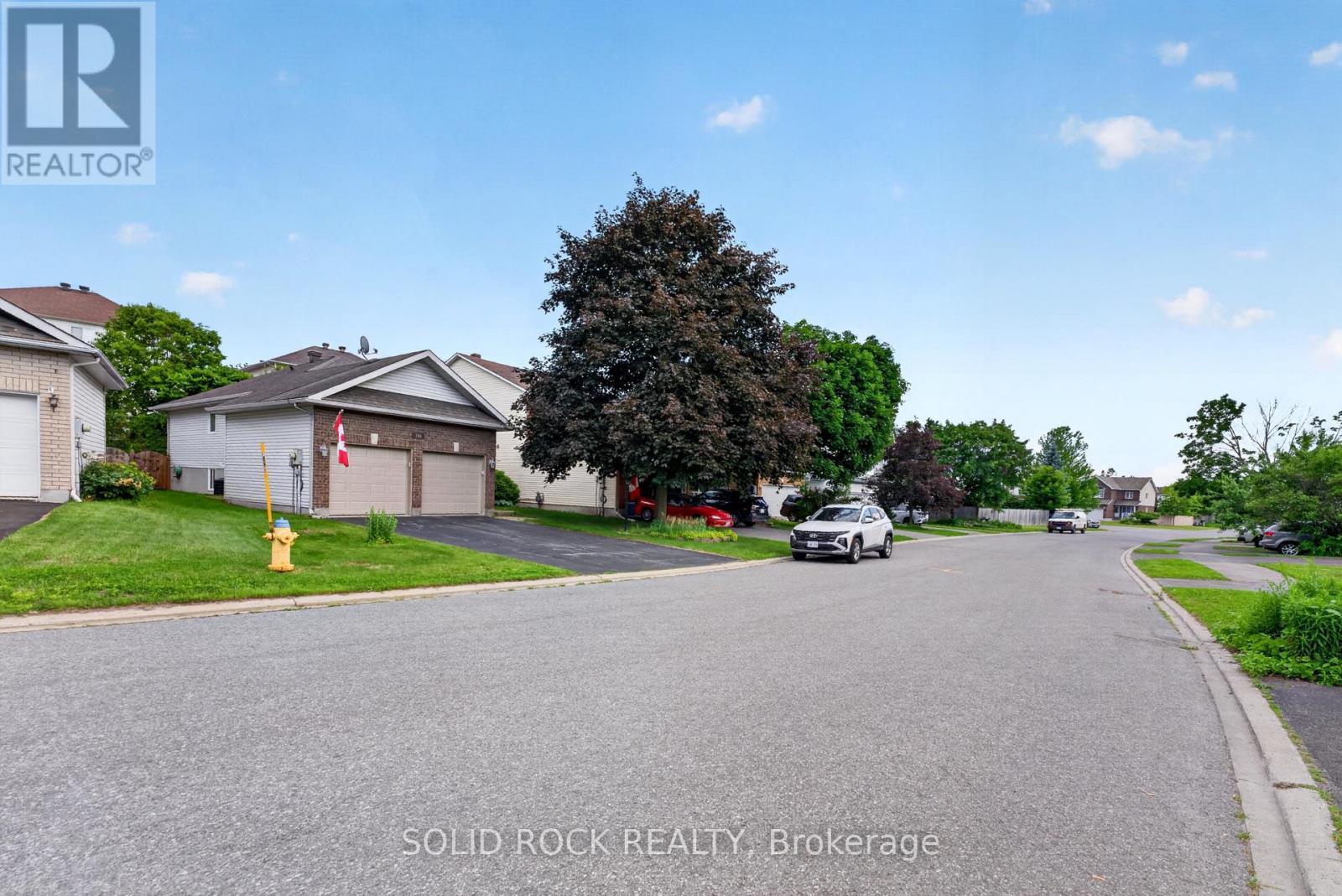 Clean and Mature Neighbourhood - 191 Yoho Drive, Ottawa, ON