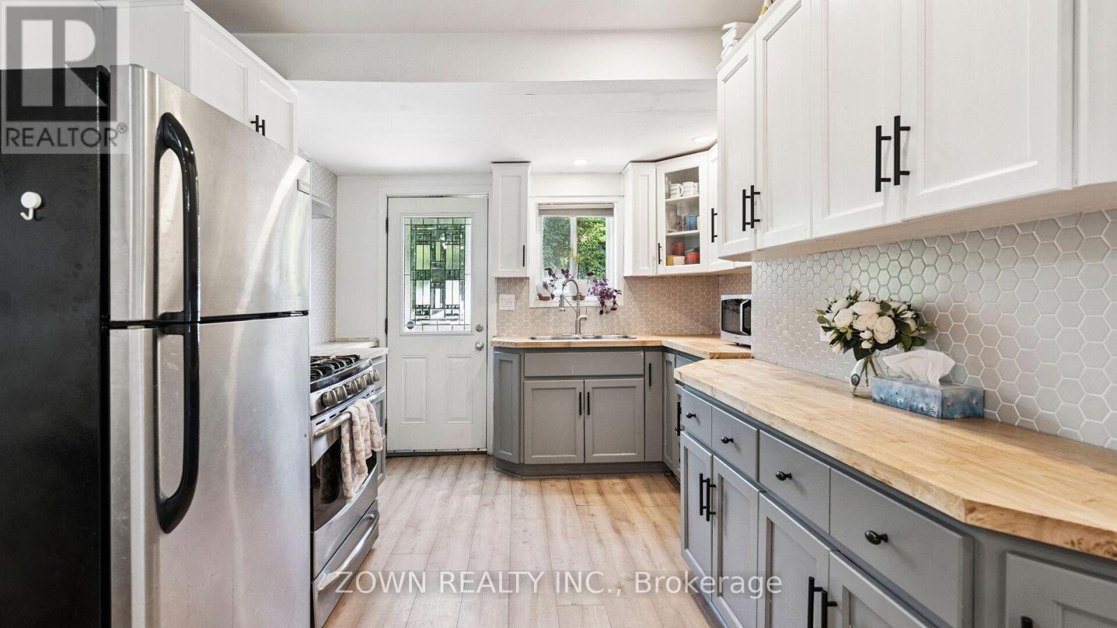 64 Sheaffe Street, Hamilton, ON