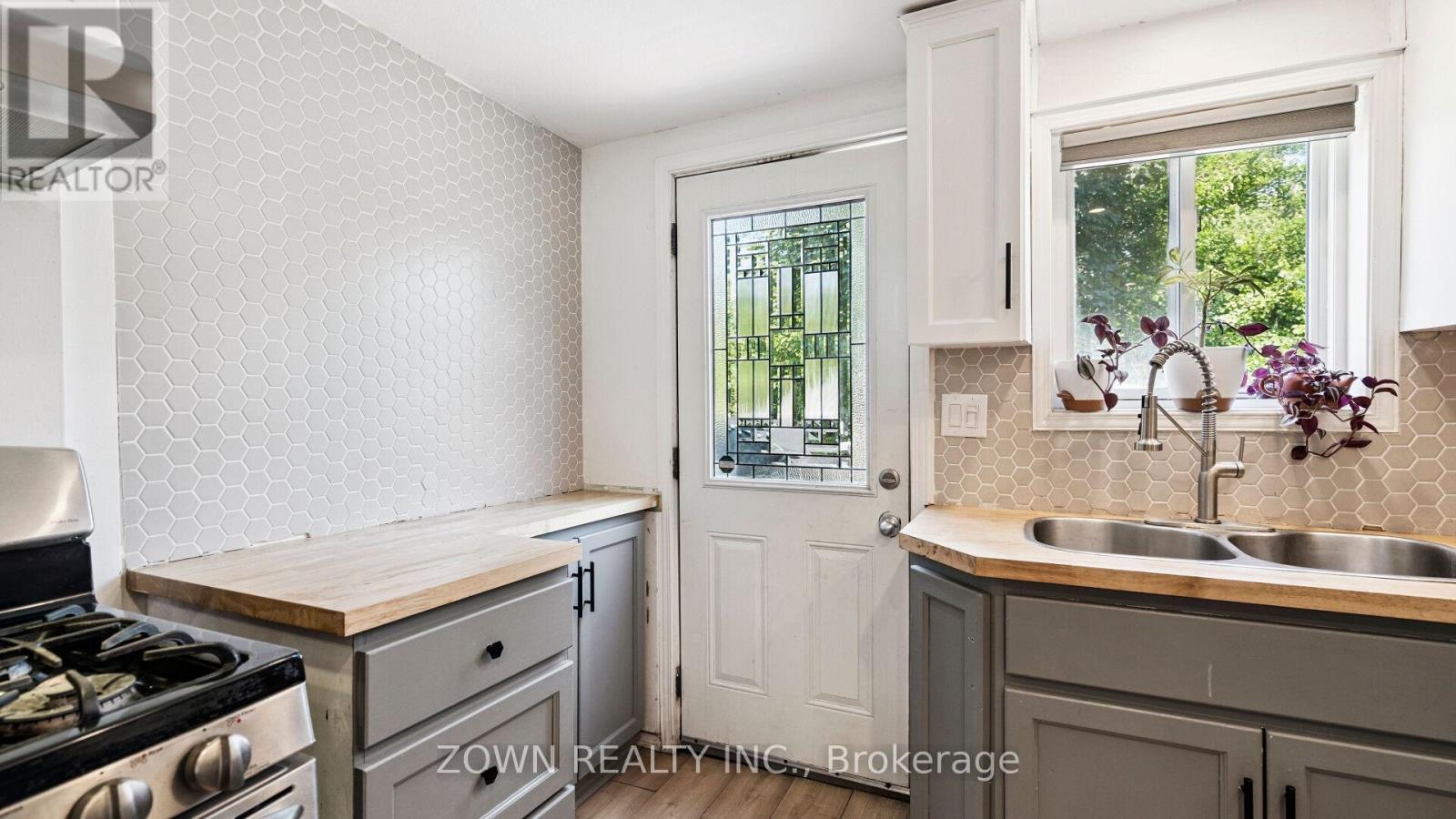 64 Sheaffe Street, Hamilton, ON