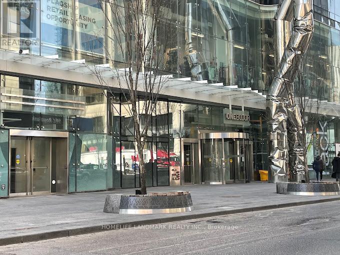 1905 - 1 Bloor St E, Toronto, ON
