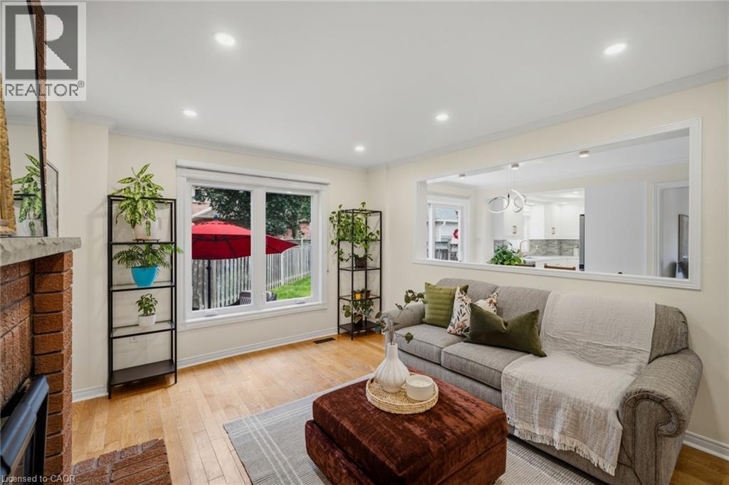 6144 Tenth Line W, Mississauga, ON - Indoor Photo Showing Living Room With Fireplace