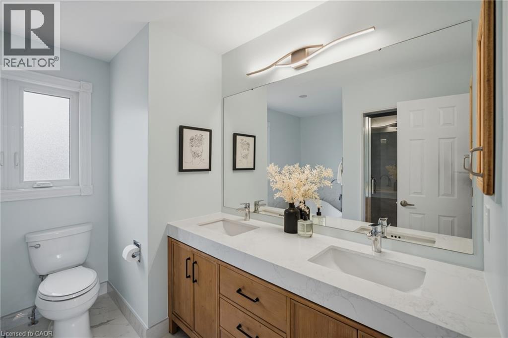 6144 Tenth Line W, Mississauga, ON - Indoor Photo Showing Bathroom