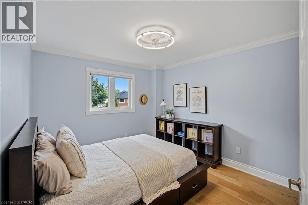 6144 Tenth Line W, Mississauga, ON - Indoor Photo Showing Bedroom