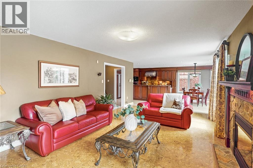 6872 Round Leaf Court, Mississauga, ON