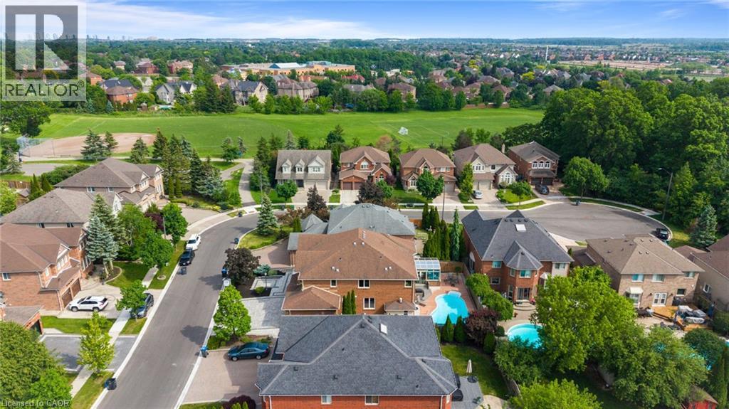 6872 Round Leaf Court, Mississauga, ON