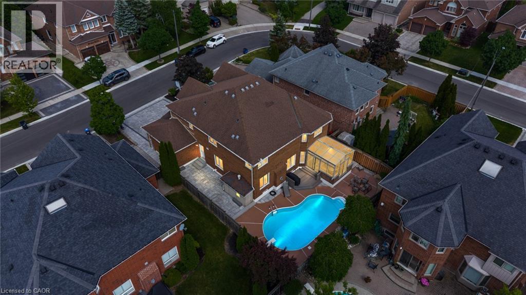 6872 Round Leaf Court, Mississauga, ON