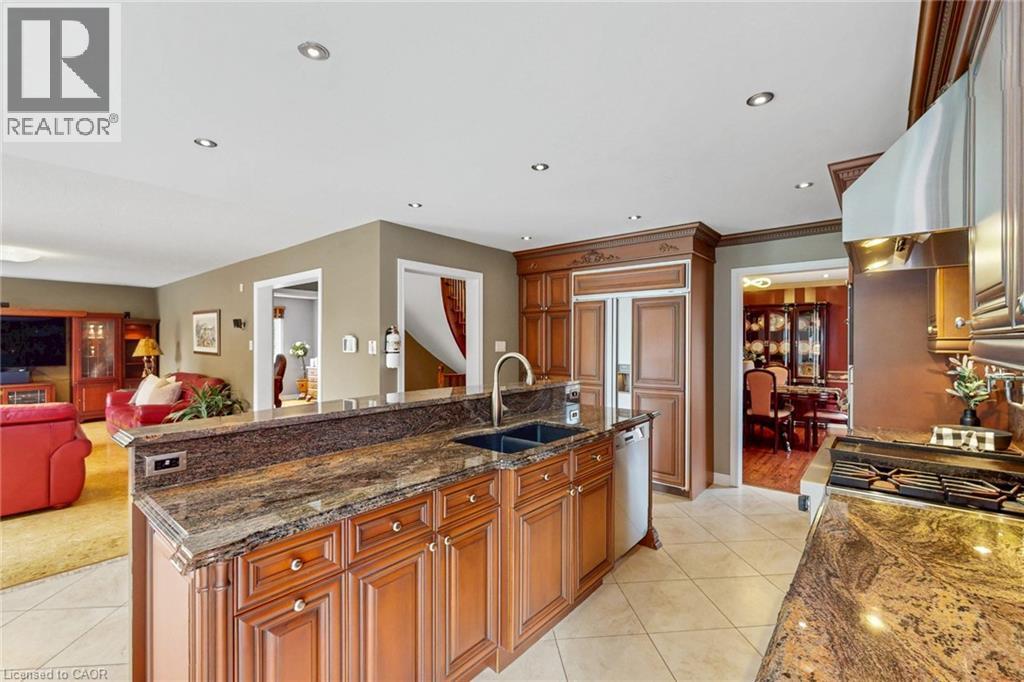 6872 Round Leaf Court, Mississauga, ON