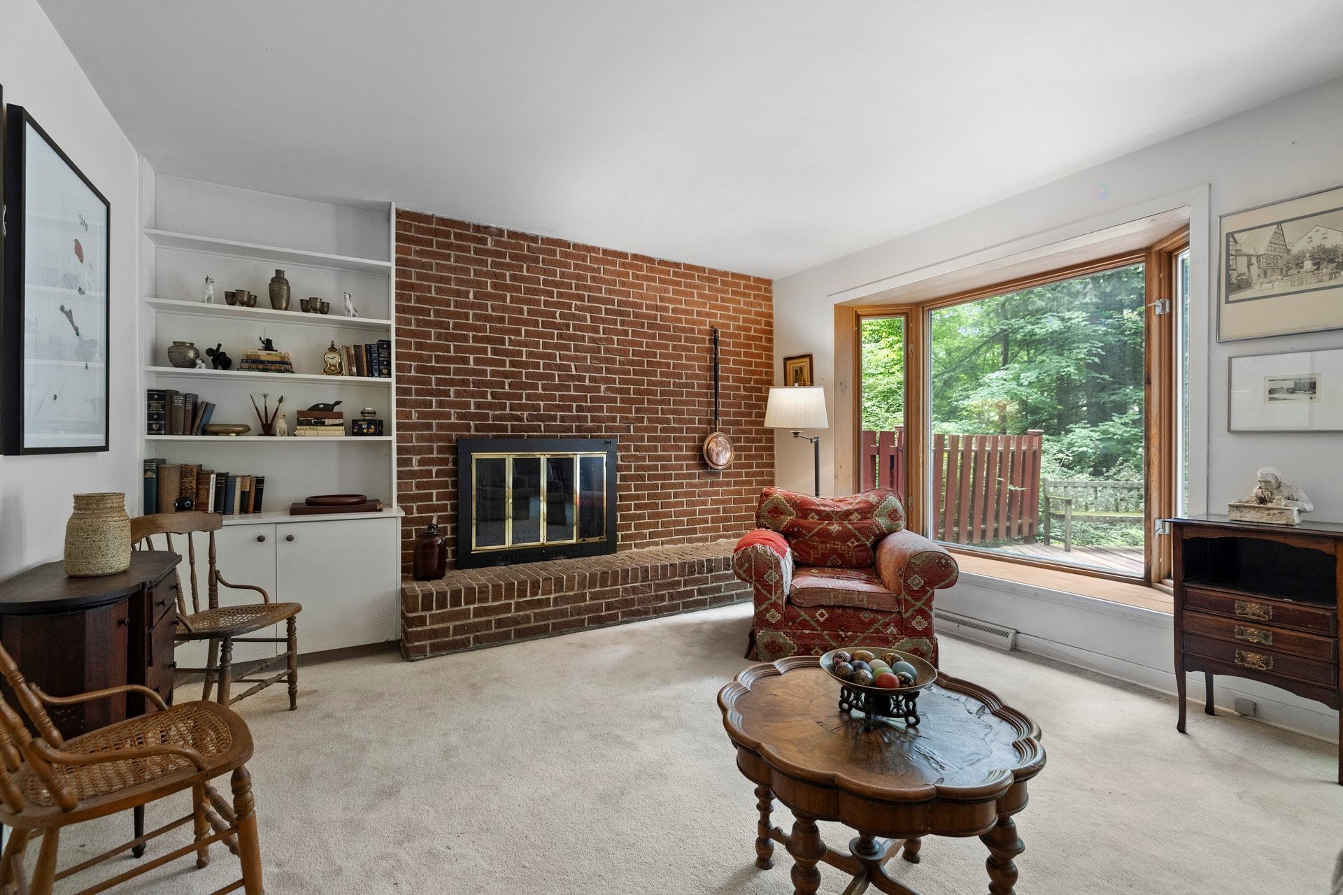 Salon - 24 Rue Westwood, Hudson, QC - Indoor Photo Showing Living Room With Fireplace
